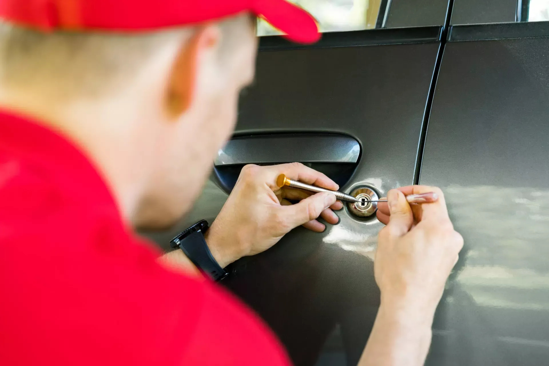 The Benefits of Reliable Towing Services for Stranded Drivers Facing Unexpected Vehicle Issues in Roseburg